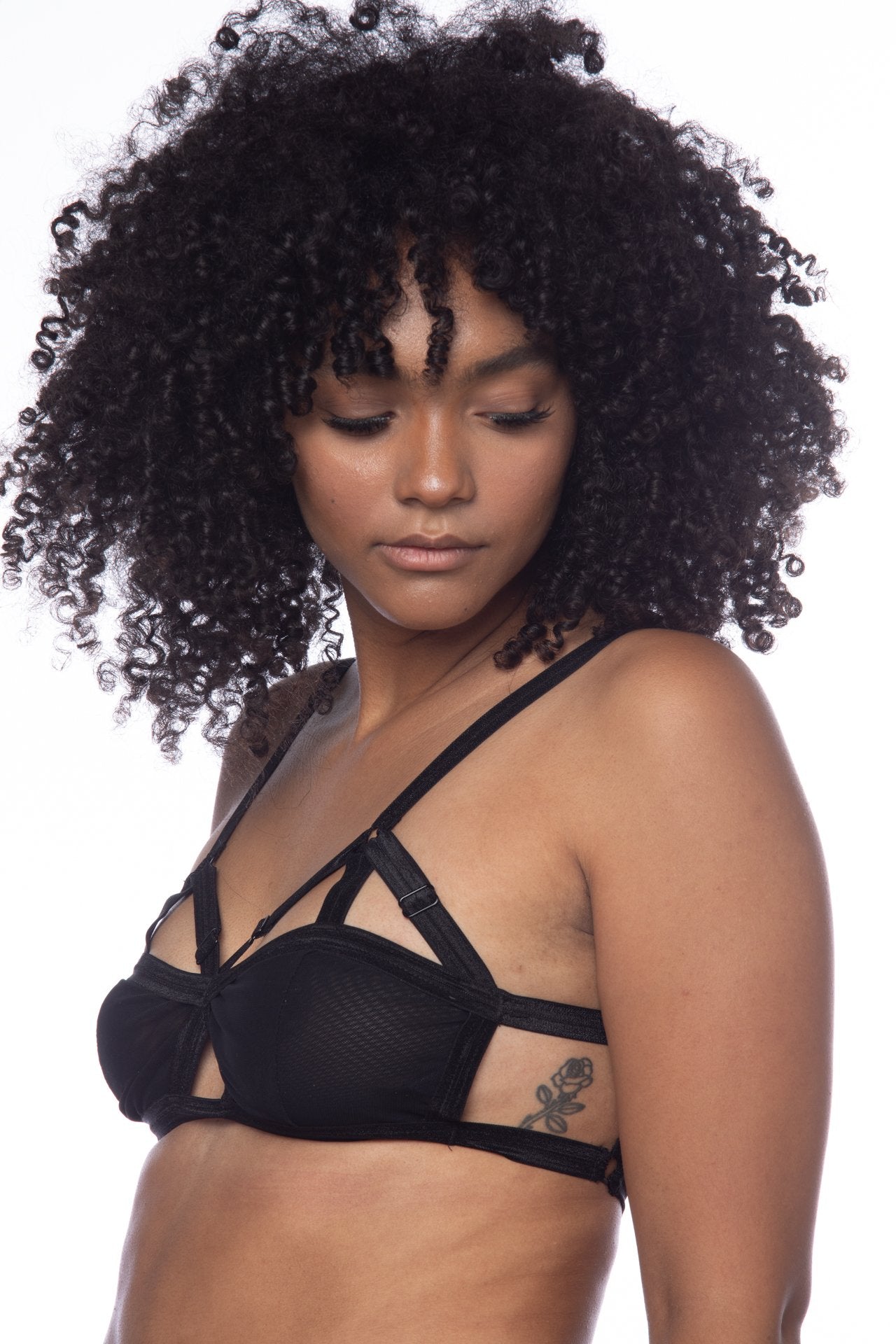 Mesh v-strap bralette