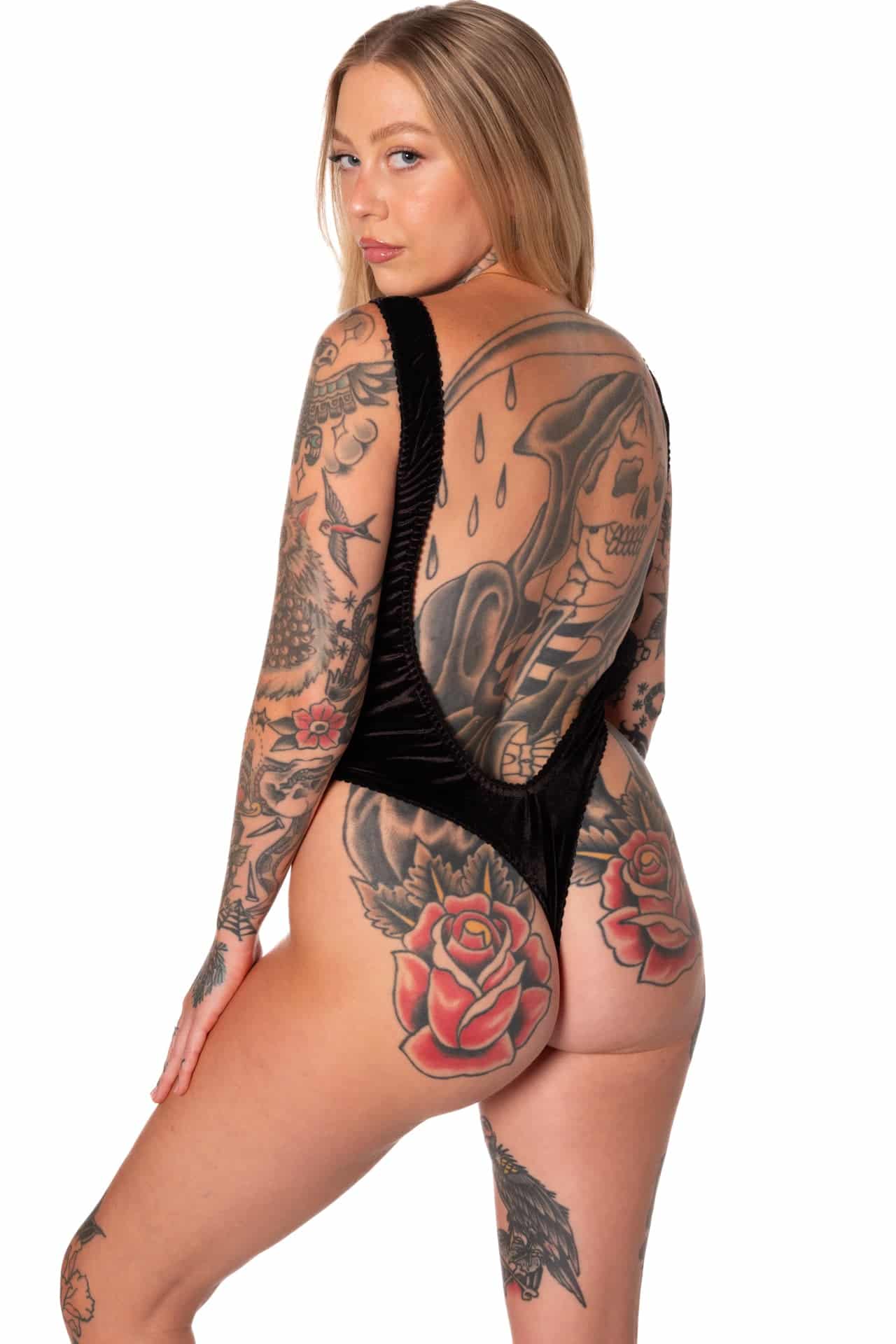 LauraPaola07-24-23Studio-21 Velvet Scoop Neck Thong Bodysuit